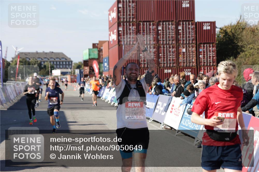 03.10.2025 - Köhlbrandbrückenlauf Jannik Wohlers http://msf.ph/oto/9050649 03.10.2025 13:08:11 Ziel 4107, 4184, 4307, 4357, 4395, 4409, 4768, 5243, 5994, 6022, 6635, 6752, 6774, 6824 meine-sportfotos.de