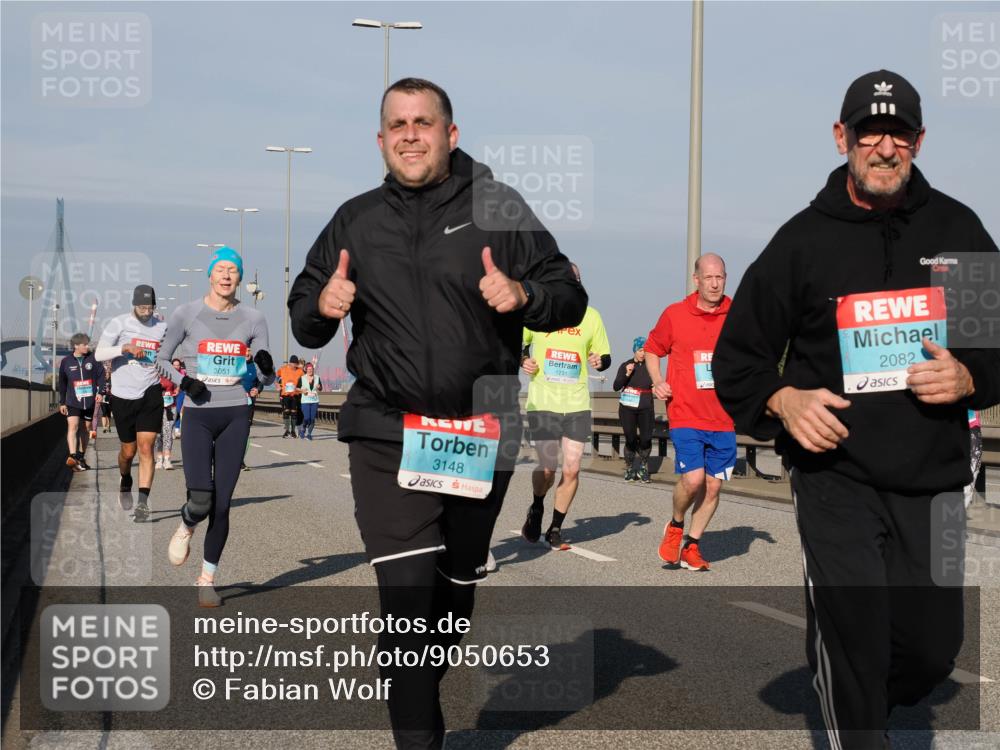 03.10.2025 - Köhlbrandbrückenlauf Fabian Wolf http://msf.ph/oto/9050653 03.10.2025 10:01:27 Position 3 3051, 3148, 1731, 2082 meine-sportfotos.de