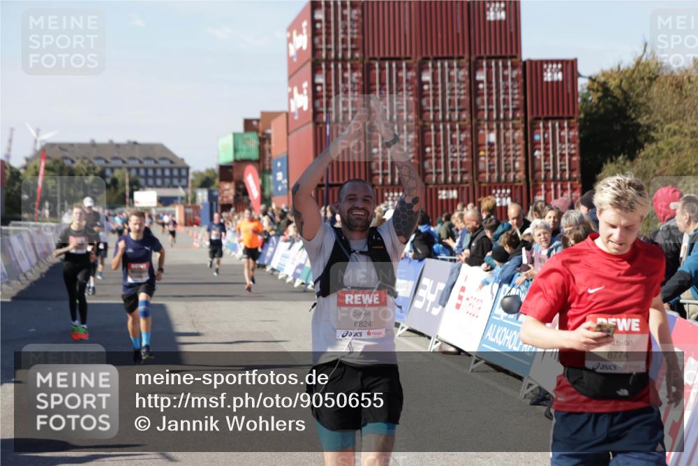 03.10.2025 - Köhlbrandbrückenlauf Jannik Wohlers http://msf.ph/oto/9050655 03.10.2025 13:08:11 Ziel 4107, 4184, 4307, 4357, 4395, 4409, 4768, 5243, 5994, 6022, 6635, 6752, 6774, 6824 meine-sportfotos.de