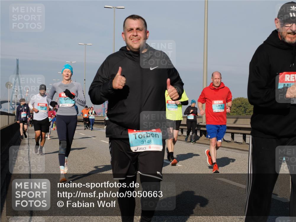 03.10.2025 - Köhlbrandbrückenlauf Fabian Wolf http://msf.ph/oto/9050663 03.10.2025 10:01:27 Position 3 3051, 3148, 1731, 3172 meine-sportfotos.de