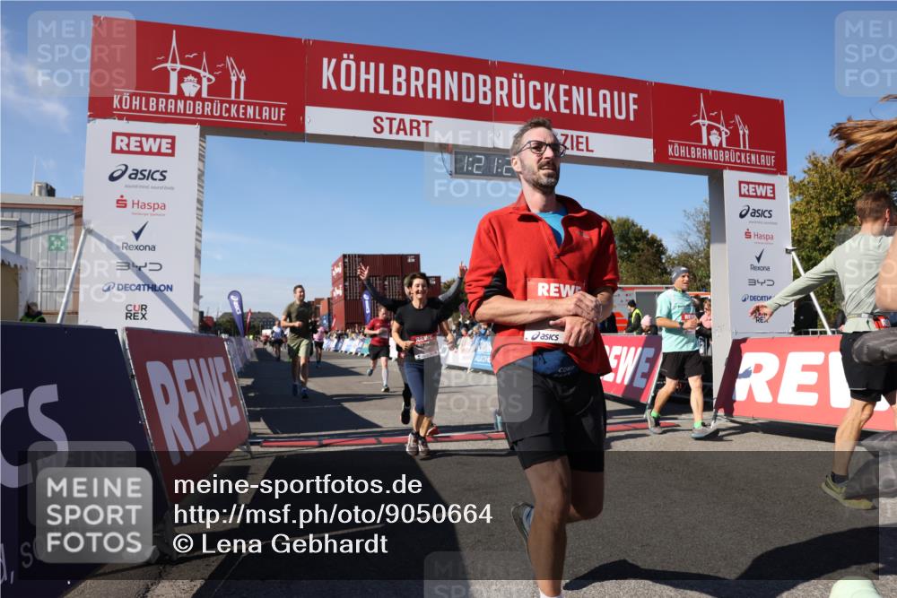 03.10.2025 - Köhlbrandbrückenlauf Lena Gebhardt http://msf.ph/oto/9050664 03.10.2025 13:21:26 Ziel 4363, 4367, 4379, 4838, 4917, 5149, 5483, 5506, 5725, 5871, 5873, 6040, 6132, 6221, 6675, 6676, 6679, 6802 meine-sportfotos.de