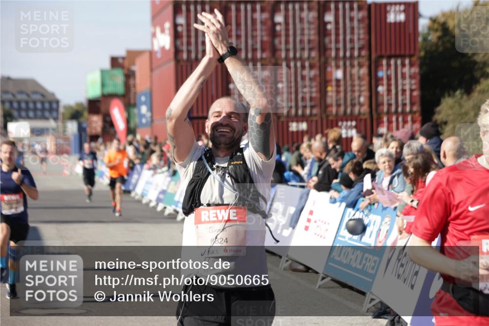 03.10.2025 - Köhlbrandbrückenlauf Jannik Wohlers http://msf.ph/oto/9050665 03.10.2025 13:08:11 Ziel 4107, 4184, 4307, 4357, 4395, 4409, 4768, 5243, 5994, 6022, 6635, 6752, 6774, 6824 meine-sportfotos.de