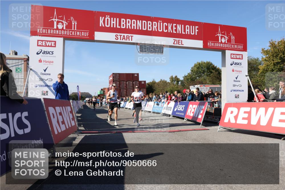 03.10.2025 - Köhlbrandbrückenlauf Lena Gebhardt http://msf.ph/oto/9050666 03.10.2025 13:05:41 Ziel 4062, 4133, 4161, 4278, 4296, 4332, 4384, 4467, 4564, 4599, 5468, 5676, 5964, 6281, 6786, 6787 meine-sportfotos.de