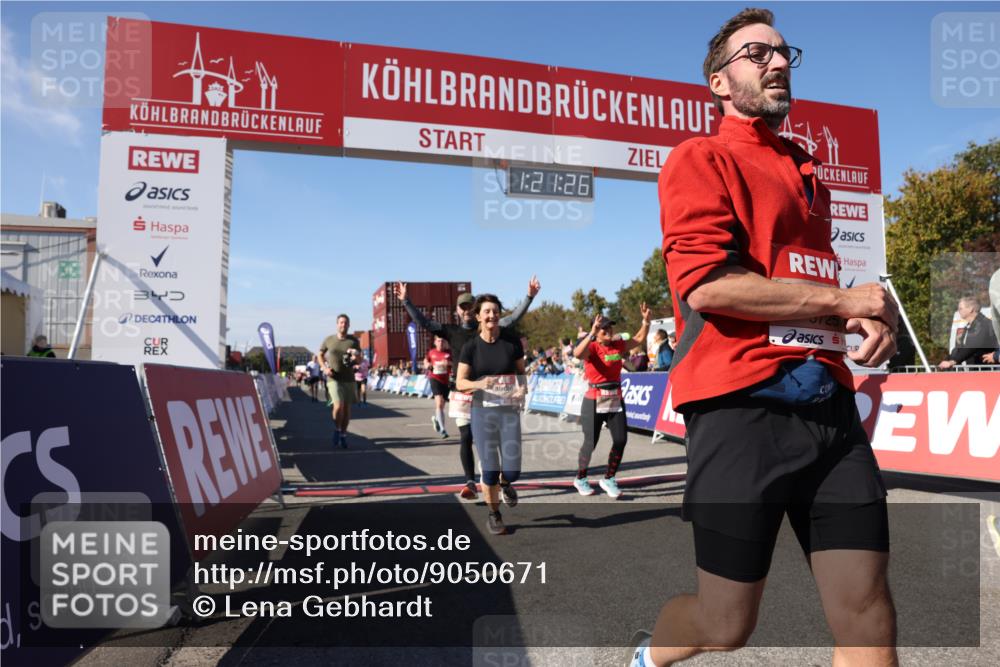 03.10.2025 - Köhlbrandbrückenlauf Lena Gebhardt http://msf.ph/oto/9050671 03.10.2025 13:21:26 Ziel 4363, 4367, 4379, 4838, 4917, 5149, 5483, 5506, 5725, 5871, 5873, 6040, 6132, 6221, 6675, 6676, 6679, 6802 meine-sportfotos.de