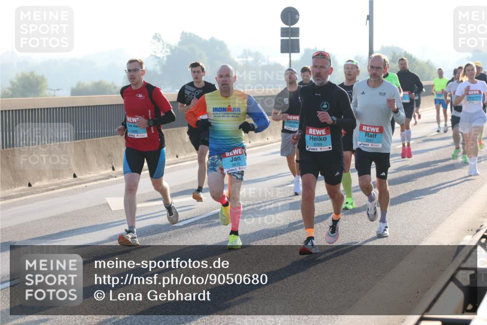 03.10.2025 - Köhlbrandbrückenlauf Lena Gebhardt http://msf.ph/oto/9050680 03.10.2025 09:14:24 Position 1 3490, 2, 112, 22, 3610, 3269, 3267 meine-sportfotos.de