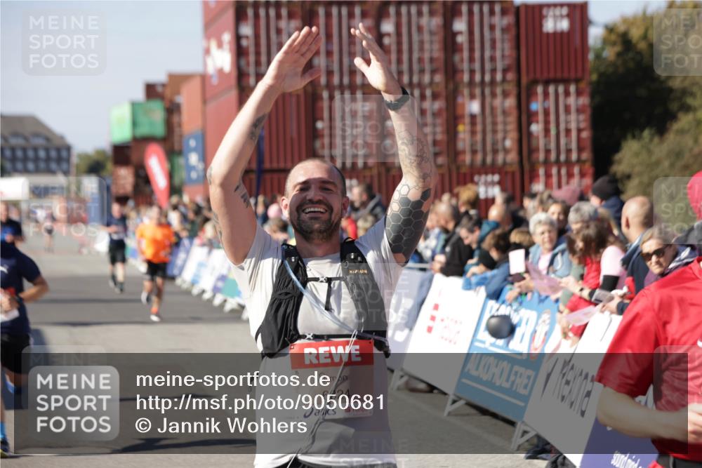 03.10.2025 - Köhlbrandbrückenlauf Jannik Wohlers http://msf.ph/oto/9050681 03.10.2025 13:08:11 Ziel 4107, 4184, 4307, 4357, 4395, 4409, 4768, 5243, 5994, 6022, 6635, 6752, 6774, 6824 meine-sportfotos.de