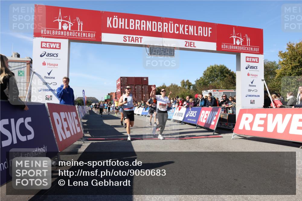 03.10.2025 - Köhlbrandbrückenlauf Lena Gebhardt http://msf.ph/oto/9050683 03.10.2025 13:05:42 Ziel 4062, 4133, 4161, 4278, 4296, 4332, 4384, 4467, 4564, 4599, 5468, 5676, 5964, 6281, 6631, 6786, 6787 meine-sportfotos.de