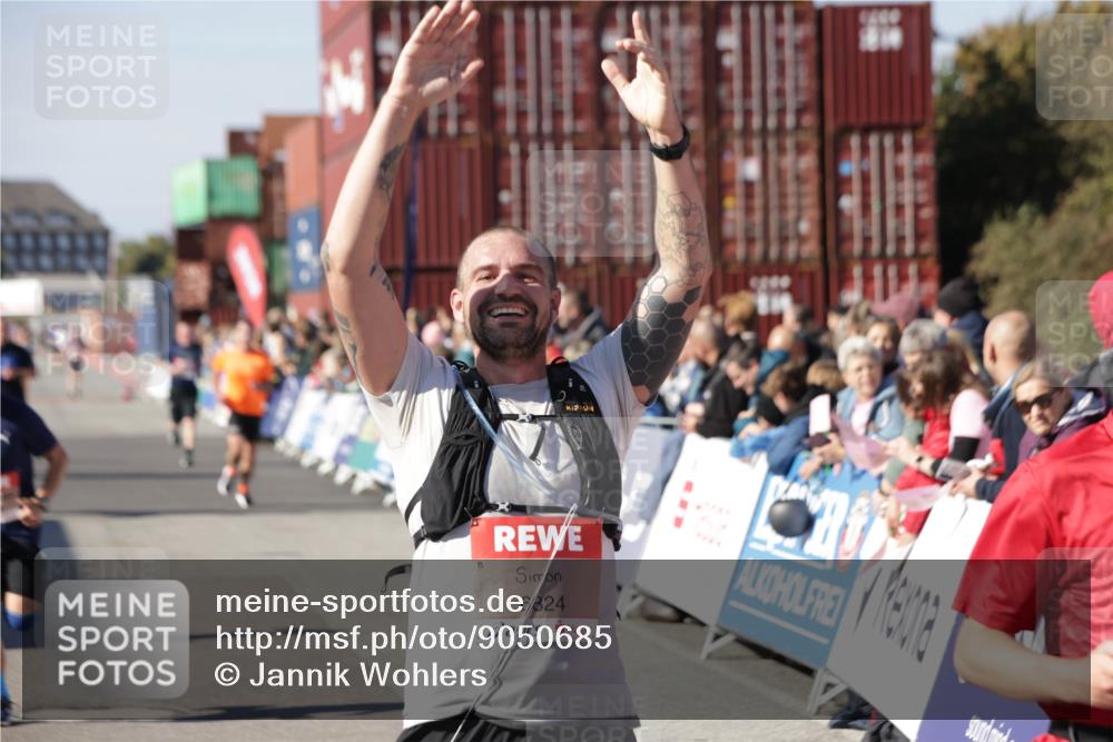 03.10.2025 - Köhlbrandbrückenlauf Jannik Wohlers http://msf.ph/oto/9050685 03.10.2025 13:08:12 Ziel 4107, 4307, 4357, 4409, 4768, 5243, 5994, 6635, 6752, 6774, 6824 meine-sportfotos.de