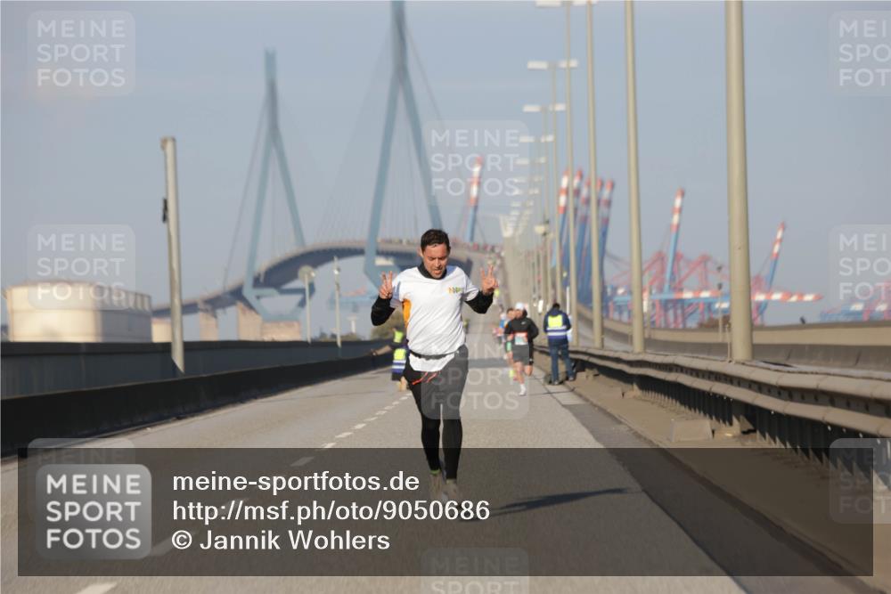 03.10.2025 - Köhlbrandbrückenlauf Jannik Wohlers http://msf.ph/oto/9050686 03.10.2025 09:36:38 Position 3  meine-sportfotos.de