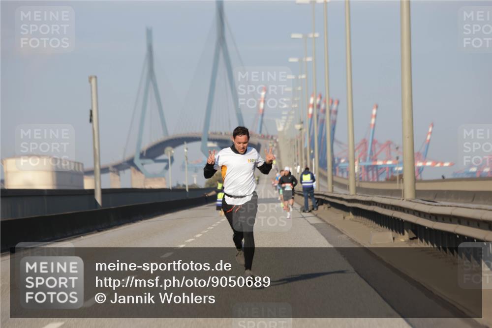 03.10.2025 - Köhlbrandbrückenlauf Jannik Wohlers http://msf.ph/oto/9050689 03.10.2025 09:36:38 Position 3  meine-sportfotos.de