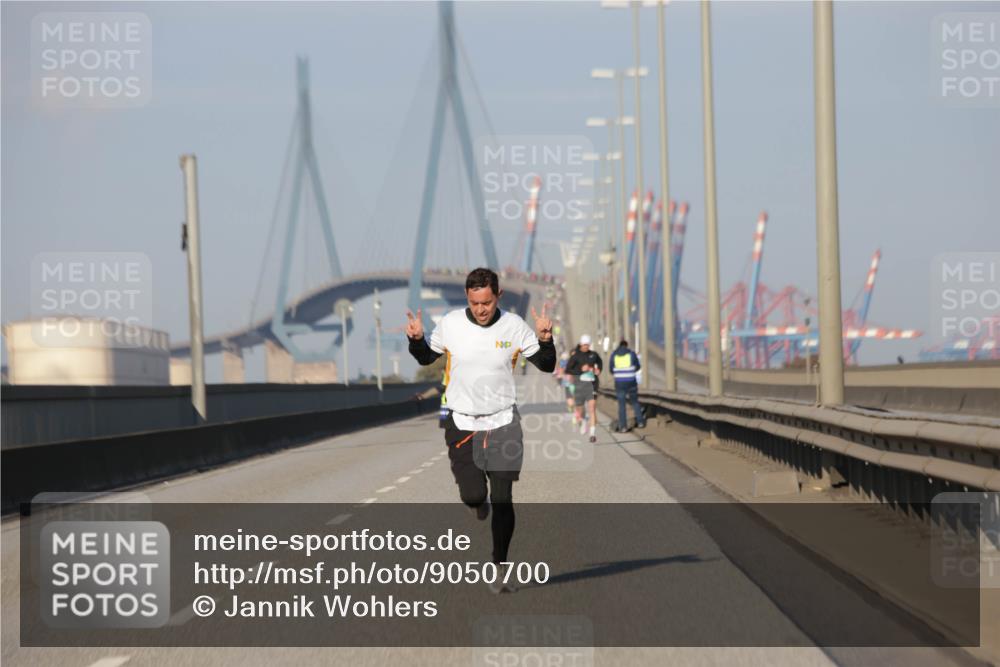03.10.2025 - Köhlbrandbrückenlauf Jannik Wohlers http://msf.ph/oto/9050700 03.10.2025 09:36:38 Position 3  meine-sportfotos.de