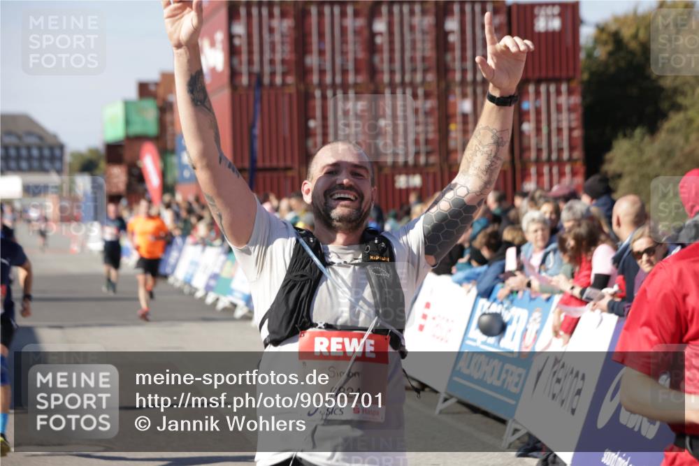 03.10.2025 - Köhlbrandbrückenlauf Jannik Wohlers http://msf.ph/oto/9050701 03.10.2025 13:08:12 Ziel 4107, 4307, 4357, 4409, 4768, 5243, 5994, 6635, 6752, 6774, 6824 meine-sportfotos.de