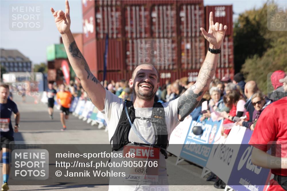 03.10.2025 - Köhlbrandbrückenlauf Jannik Wohlers http://msf.ph/oto/9050706 03.10.2025 13:08:12 Ziel 4107, 4307, 4357, 4409, 4768, 5243, 5994, 6635, 6752, 6774, 6824 meine-sportfotos.de