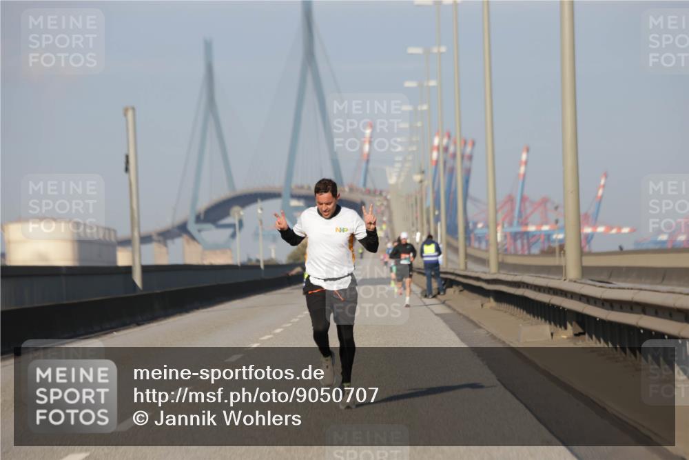 03.10.2025 - Köhlbrandbrückenlauf Jannik Wohlers http://msf.ph/oto/9050707 03.10.2025 09:36:38 Position 3  meine-sportfotos.de