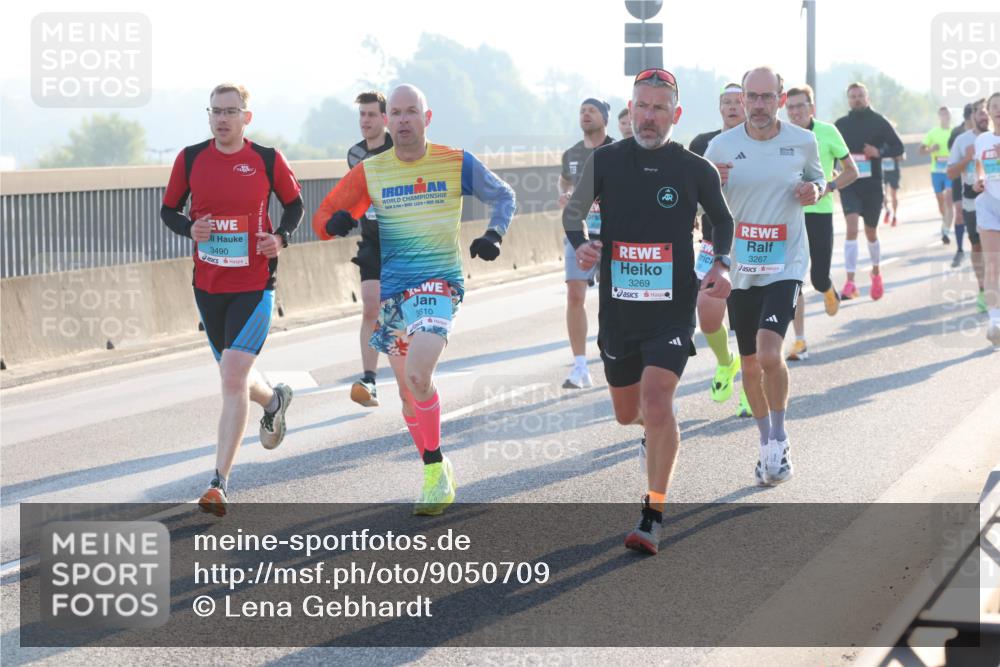 03.10.2025 - Köhlbrandbrückenlauf Lena Gebhardt http://msf.ph/oto/9050709 03.10.2025 09:14:24 Position 1 3490, 2, 112, 26, 2, 3610, 3269, 3267 meine-sportfotos.de