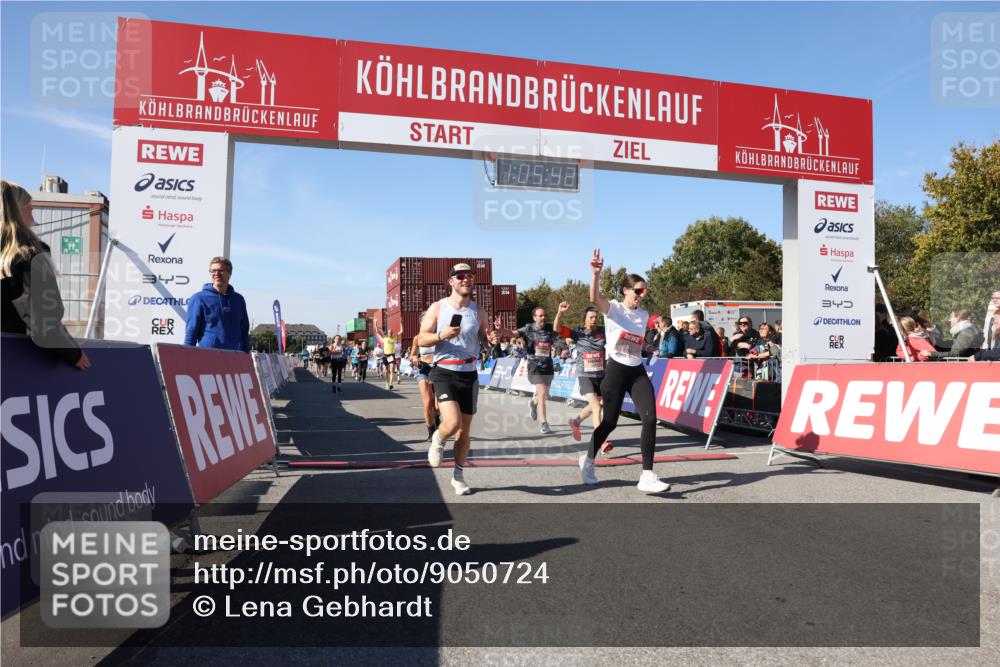 03.10.2025 - Köhlbrandbrückenlauf Lena Gebhardt http://msf.ph/oto/9050724 03.10.2025 13:05:42 Ziel 4062, 4133, 4161, 4278, 4296, 4332, 4384, 4467, 4564, 4599, 5468, 5676, 5964, 6281, 6631, 6786, 6787 meine-sportfotos.de