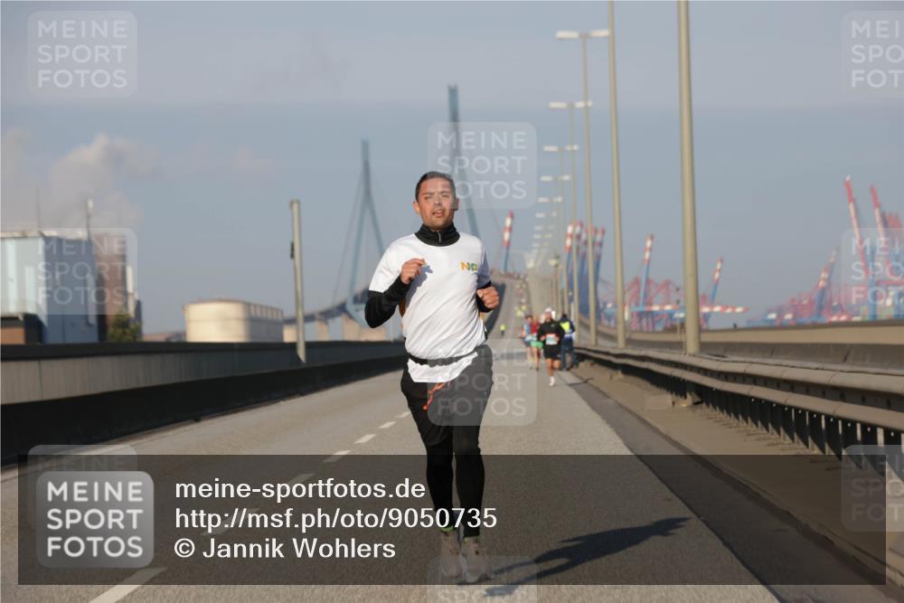 03.10.2025 - Köhlbrandbrückenlauf Jannik Wohlers http://msf.ph/oto/9050735 03.10.2025 09:36:41 Position 3  meine-sportfotos.de
