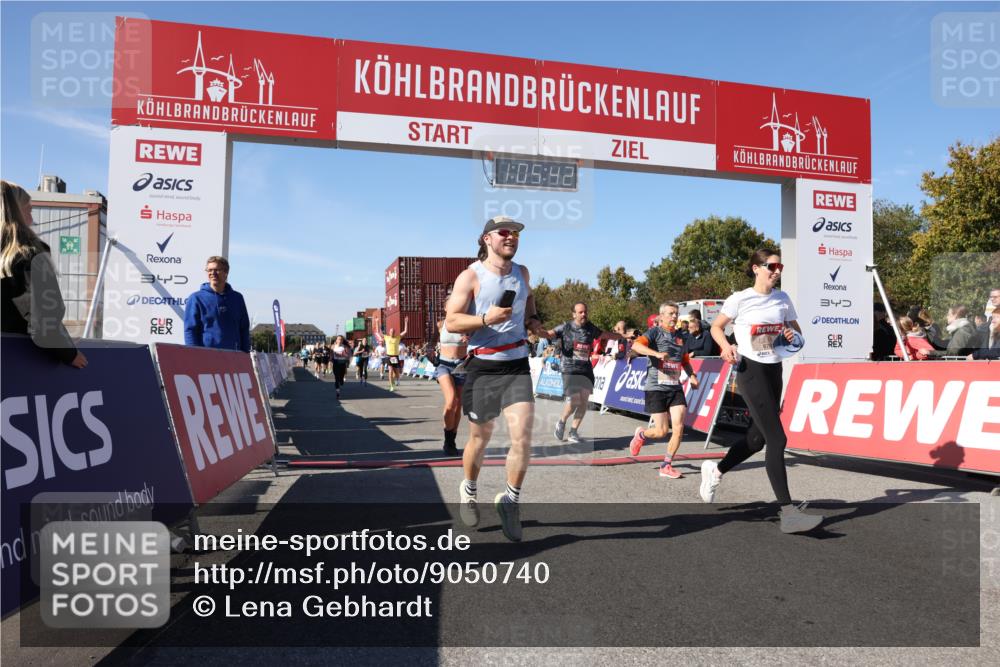 03.10.2025 - Köhlbrandbrückenlauf Lena Gebhardt http://msf.ph/oto/9050740 03.10.2025 13:05:43 Ziel 4062, 4066, 4133, 4161, 4278, 4290, 4296, 4332, 4384, 4467, 4564, 4599, 5468, 5676, 5964, 6281, 6631, 6642, 6786, 6787 meine-sportfotos.de