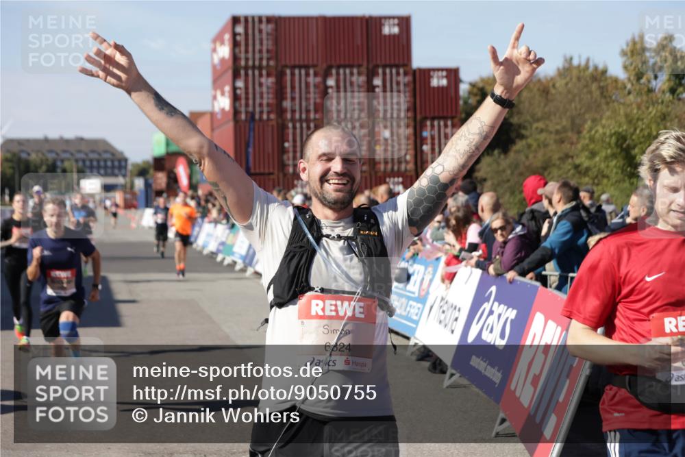 03.10.2025 - Köhlbrandbrückenlauf Jannik Wohlers http://msf.ph/oto/9050755 03.10.2025 13:08:12 Ziel 4107, 4307, 4357, 4409, 4768, 5243, 5994, 6635, 6752, 6774, 6824 meine-sportfotos.de