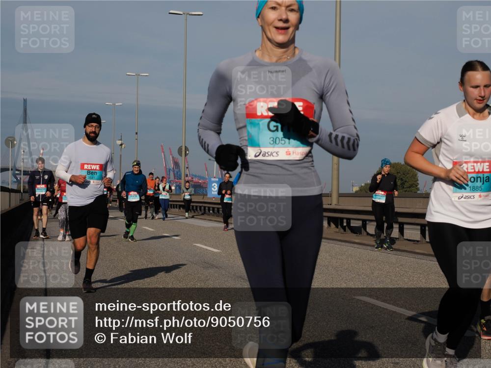 03.10.2025 - Köhlbrandbrückenlauf Fabian Wolf http://msf.ph/oto/9050756 03.10.2025 10:01:29 Position 3 3541, 3051, 1885 meine-sportfotos.de