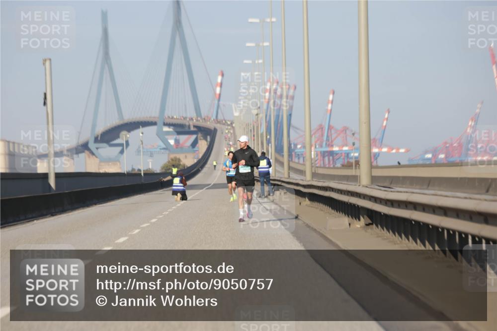 03.10.2025 - Köhlbrandbrückenlauf Jannik Wohlers http://msf.ph/oto/9050757 03.10.2025 09:36:46 Position 3  meine-sportfotos.de