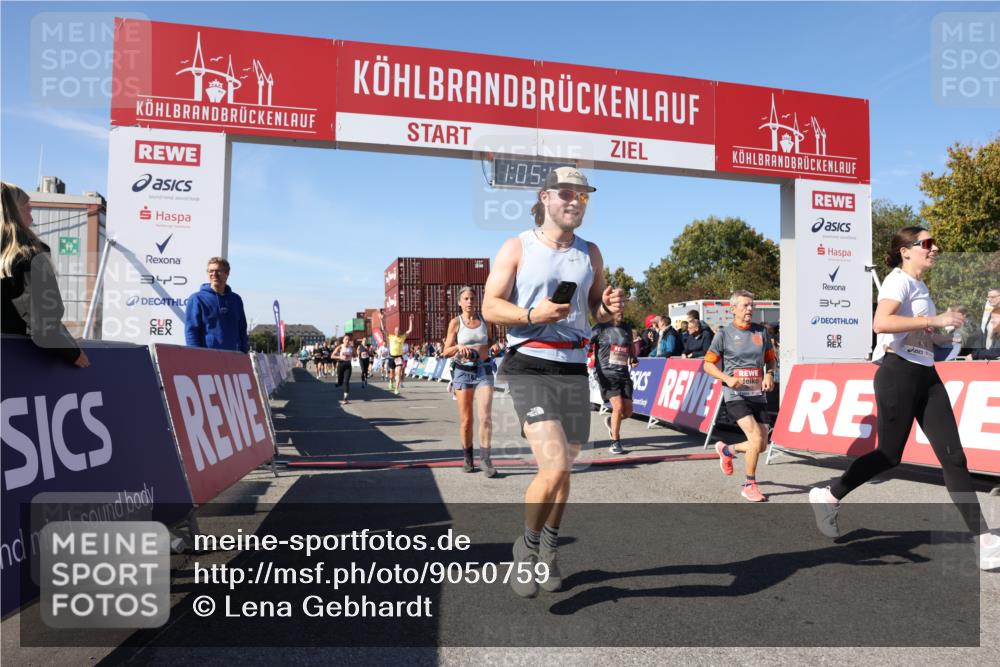 03.10.2025 - Köhlbrandbrückenlauf Lena Gebhardt http://msf.ph/oto/9050759 03.10.2025 13:05:43 Ziel 4062, 4066, 4133, 4161, 4278, 4290, 4296, 4332, 4384, 4467, 4564, 4599, 5468, 5676, 5964, 6281, 6631, 6642, 6786, 6787 meine-sportfotos.de