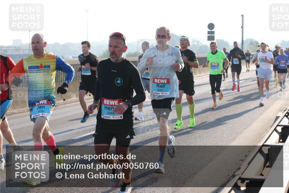 03.10.2025 - Köhlbrandbrückenlauf Lena Gebhardt http://msf.ph/oto/9050760 03.10.2025 09:14:26 Position 1 2, 112, 26, 2, 3610, 3269, 3267 meine-sportfotos.de