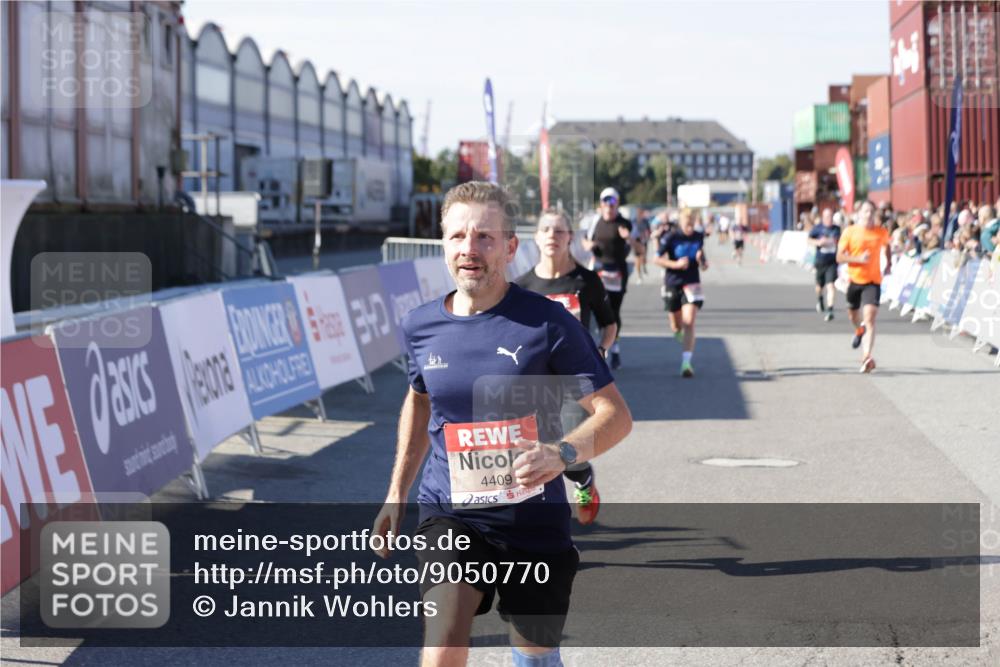 03.10.2025 - Köhlbrandbrückenlauf Jannik Wohlers http://msf.ph/oto/9050770 03.10.2025 13:08:14 Ziel 4107, 4307, 4357, 4409, 4768, 5243, 5804, 5994, 6635, 6752, 6774, 6824 meine-sportfotos.de