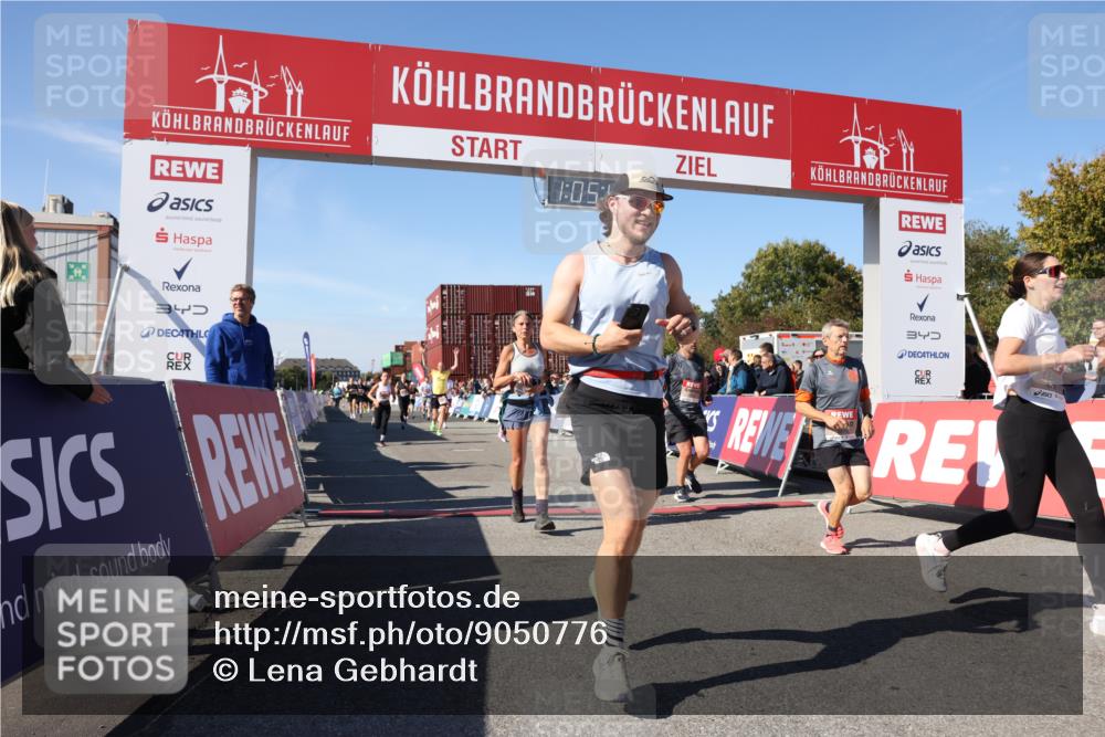 03.10.2025 - Köhlbrandbrückenlauf Lena Gebhardt http://msf.ph/oto/9050776 03.10.2025 13:05:43 Ziel 4062, 4066, 4133, 4161, 4278, 4290, 4296, 4332, 4384, 4467, 4564, 4599, 5468, 5676, 5964, 6281, 6631, 6642, 6786, 6787 meine-sportfotos.de