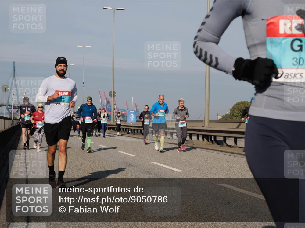 03.10.2025 - Köhlbrandbrückenlauf Fabian Wolf http://msf.ph/oto/9050786 03.10.2025 10:01:29 Position 3 3541, 3, 305 meine-sportfotos.de