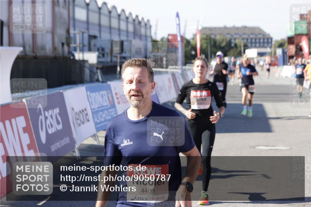 03.10.2025 - Köhlbrandbrückenlauf Jannik Wohlers http://msf.ph/oto/9050787 03.10.2025 13:08:14 Ziel 4107, 4307, 4357, 4409, 4768, 5243, 5804, 5994, 6635, 6752, 6774, 6824 meine-sportfotos.de