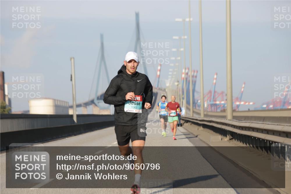 03.10.2025 - Köhlbrandbrückenlauf Jannik Wohlers http://msf.ph/oto/9050796 03.10.2025 09:36:54 Position 3 1, 1062, 247 meine-sportfotos.de