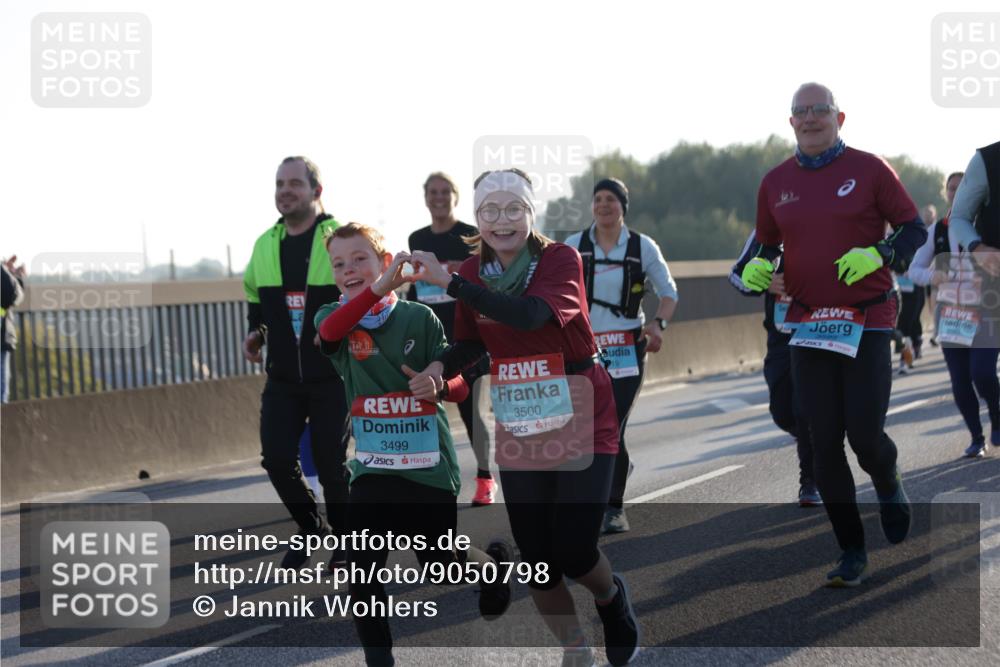 03.10.2025 - Köhlbrandbrückenlauf Jannik Wohlers http://msf.ph/oto/9050798 03.10.2025 09:18:53 Position 3 3499, 3500 meine-sportfotos.de