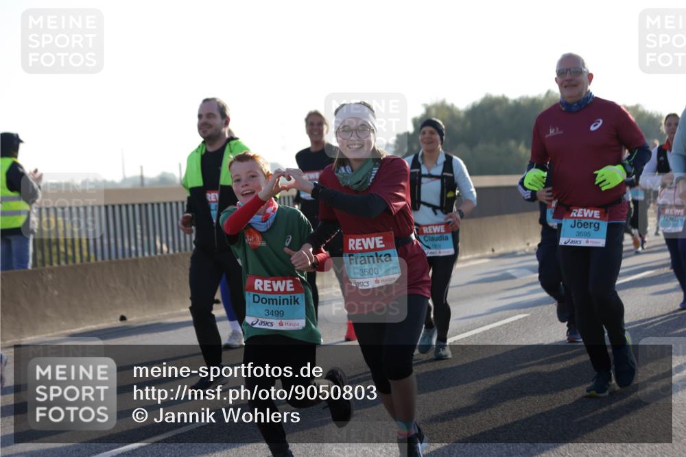03.10.2025 - Köhlbrandbrückenlauf Jannik Wohlers http://msf.ph/oto/9050803 03.10.2025 09:18:53 Position 3 1919, 3595, 3500, 3499 meine-sportfotos.de