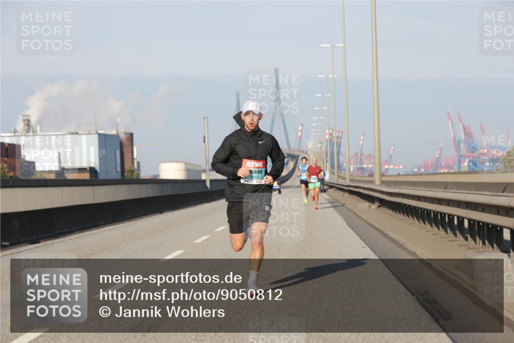 03.10.2025 - Köhlbrandbrückenlauf Jannik Wohlers http://msf.ph/oto/9050812 03.10.2025 09:36:55 Position 3 2, 1062, 26 meine-sportfotos.de