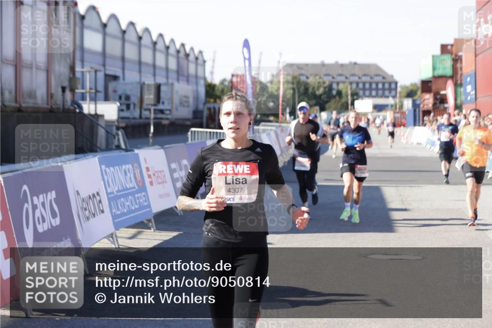 03.10.2025 - Köhlbrandbrückenlauf Jannik Wohlers http://msf.ph/oto/9050814 03.10.2025 13:08:14 Ziel 4107, 4307, 4357, 4409, 4768, 5243, 5804, 5994, 6635, 6752, 6774, 6824 meine-sportfotos.de