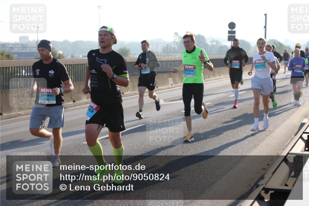 03.10.2025 - Köhlbrandbrückenlauf Lena Gebhardt http://msf.ph/oto/9050824 03.10.2025 09:14:27 Position 1 3629, 3262 meine-sportfotos.de
