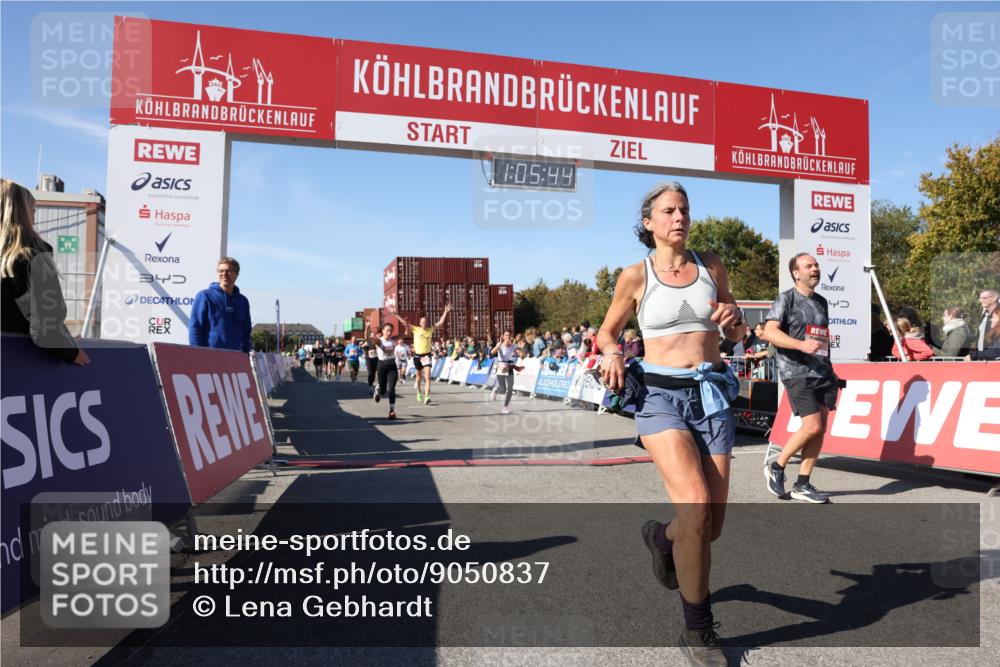03.10.2025 - Köhlbrandbrückenlauf Lena Gebhardt http://msf.ph/oto/9050837 03.10.2025 13:05:45 Ziel 4066, 4133, 4278, 4290, 4296, 4332, 4335, 4336, 4413, 4467, 4564, 4599, 4643, 5676, 5964, 6281, 6631, 6642, 6786, 6787 meine-sportfotos.de