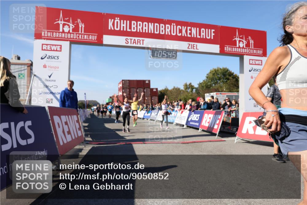 03.10.2025 - Köhlbrandbrückenlauf Lena Gebhardt http://msf.ph/oto/9050852 03.10.2025 13:05:45 Ziel 4066, 4133, 4278, 4290, 4296, 4332, 4335, 4336, 4413, 4467, 4564, 4599, 4643, 5676, 5964, 6281, 6631, 6642, 6786, 6787 meine-sportfotos.de