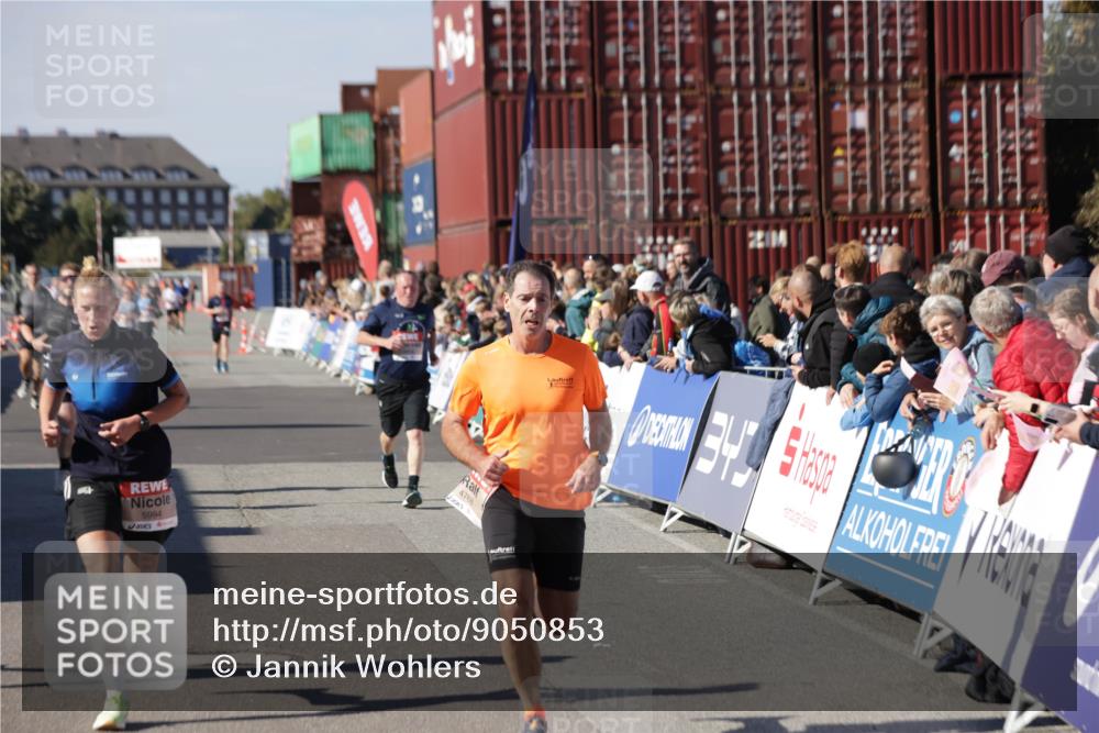 03.10.2025 - Köhlbrandbrückenlauf Jannik Wohlers http://msf.ph/oto/9050853 03.10.2025 13:08:16 Ziel 4107, 4307, 4409, 4768, 5243, 5804, 5994, 6021, 6569, 6635, 6752, 6774, 6824 meine-sportfotos.de