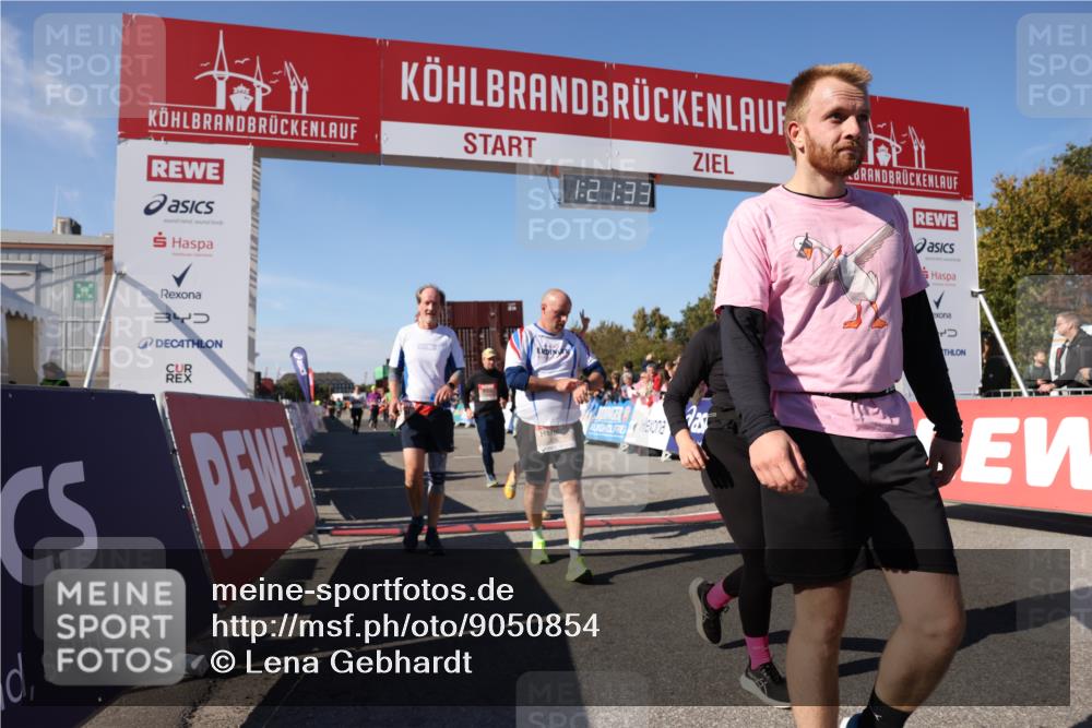 03.10.2025 - Köhlbrandbrückenlauf Lena Gebhardt http://msf.ph/oto/9050854 03.10.2025 13:21:34 Ziel 4367, 4519, 4913, 4917, 5149, 5458, 5483, 5506, 5725, 5871, 6040, 6132, 6186, 6221, 6802 meine-sportfotos.de