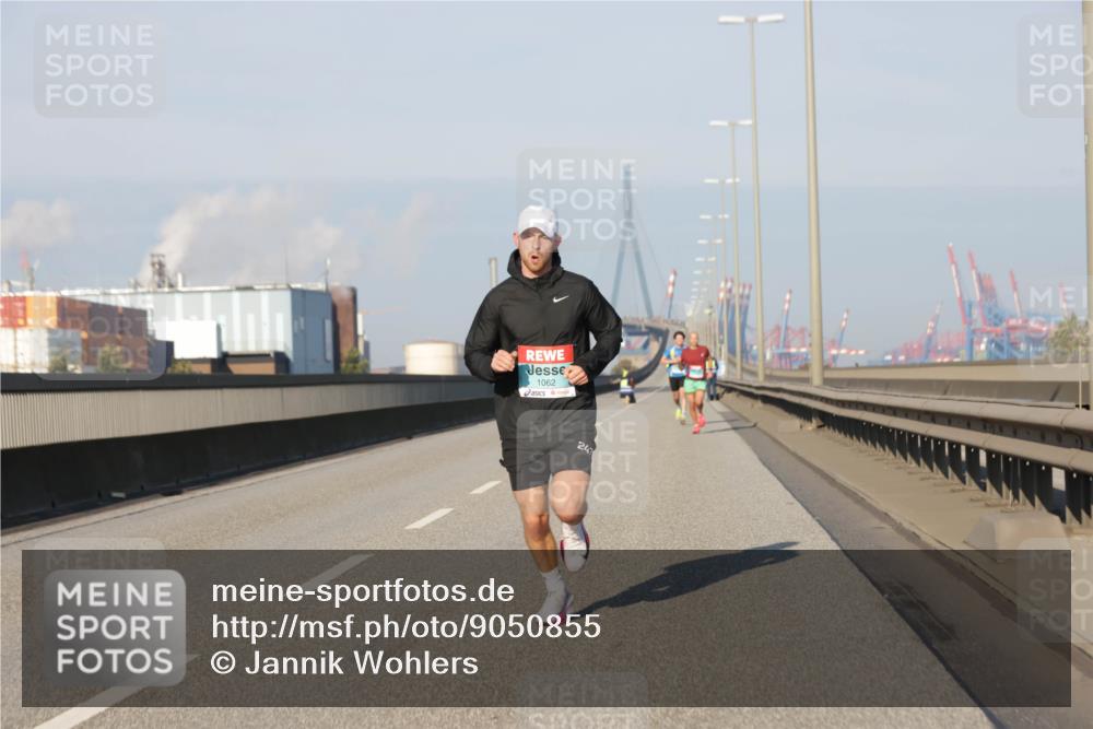 03.10.2025 - Köhlbrandbrückenlauf Jannik Wohlers http://msf.ph/oto/9050855 03.10.2025 09:36:55 Position 3 1062, 247 meine-sportfotos.de