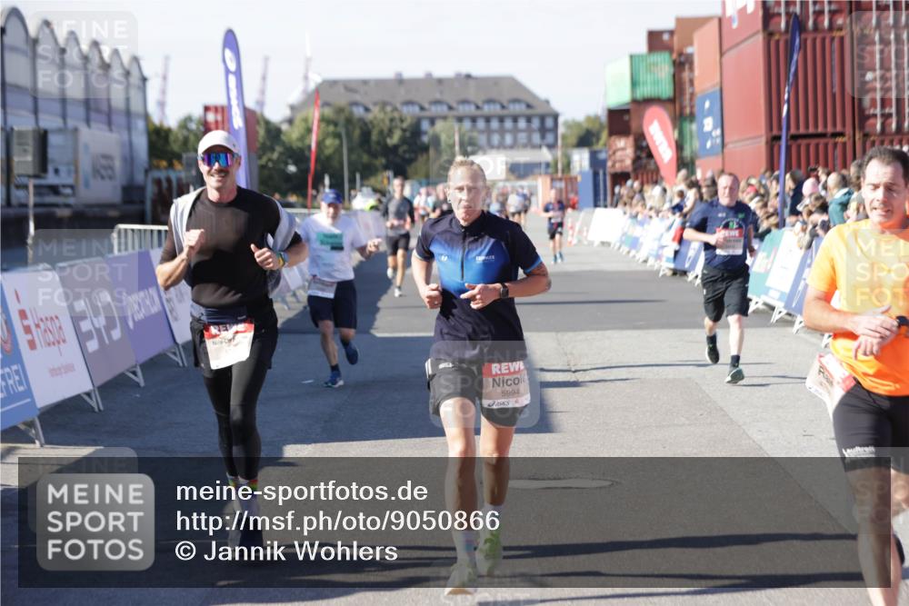 03.10.2025 - Köhlbrandbrückenlauf Jannik Wohlers http://msf.ph/oto/9050866 03.10.2025 13:08:17 Ziel 4107, 4307, 4409, 4768, 5243, 5804, 5994, 6021, 6569, 6752, 6774, 6824 meine-sportfotos.de