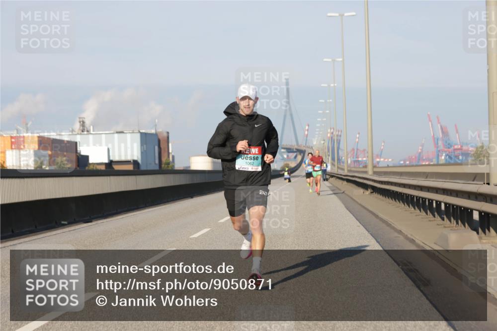03.10.2025 - Köhlbrandbrückenlauf Jannik Wohlers http://msf.ph/oto/9050871 03.10.2025 09:36:55 Position 3 1062, 247 meine-sportfotos.de