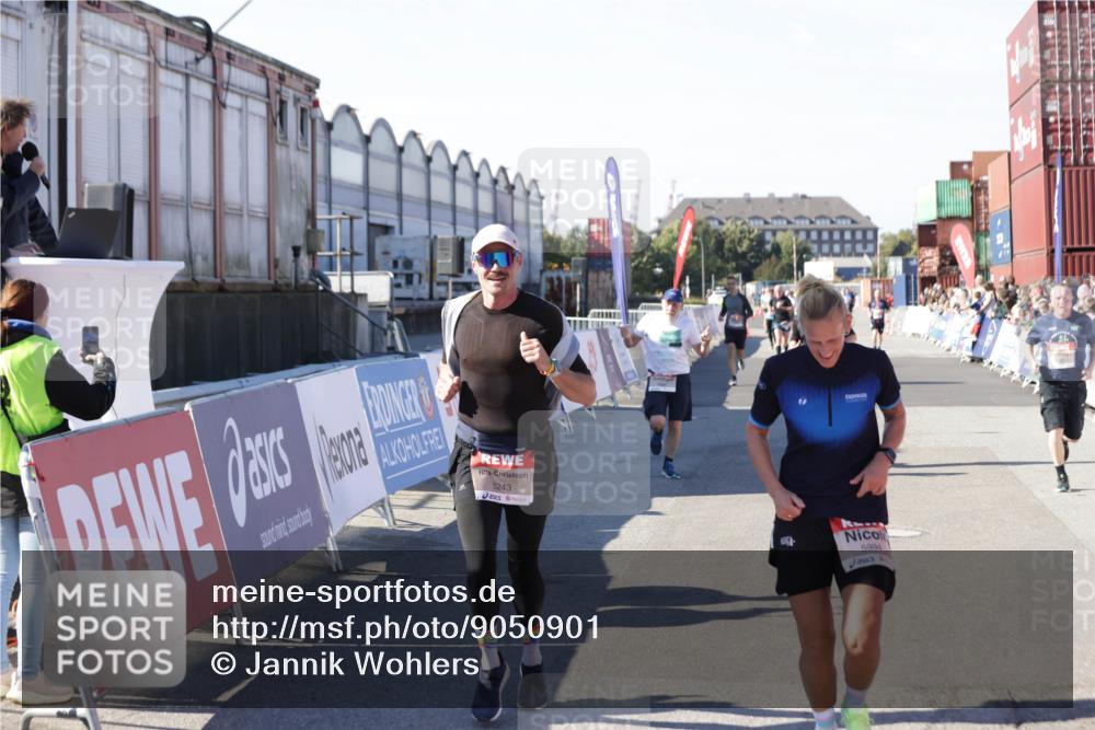 03.10.2025 - Köhlbrandbrückenlauf Jannik Wohlers http://msf.ph/oto/9050901 03.10.2025 13:08:18 Ziel 4307, 4409, 4768, 5243, 5804, 5994, 6021, 6569, 6774, 6824 meine-sportfotos.de