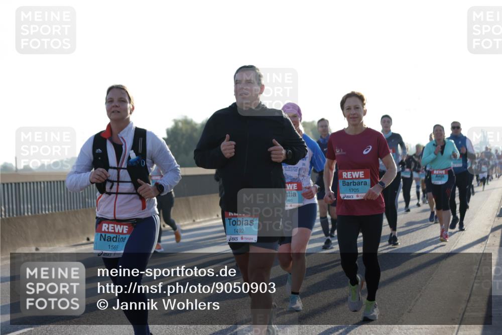 03.10.2025 - Köhlbrandbrückenlauf Jannik Wohlers http://msf.ph/oto/9050903 03.10.2025 09:18:56 Position 3 1565, 1492, 640, 1705 meine-sportfotos.de