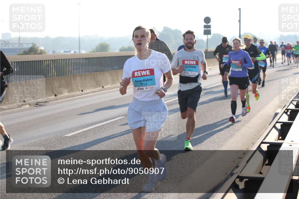 03.10.2025 - Köhlbrandbrückenlauf Lena Gebhardt http://msf.ph/oto/9050907 03.10.2025 09:14:28 Position 1 3715, 2933 meine-sportfotos.de