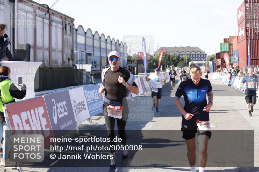 03.10.2025 - Köhlbrandbrückenlauf Jannik Wohlers http://msf.ph/oto/9050908 03.10.2025 13:08:18 Ziel 4307, 4409, 4768, 5243, 5804, 5994, 6021, 6569, 6774, 6824 meine-sportfotos.de