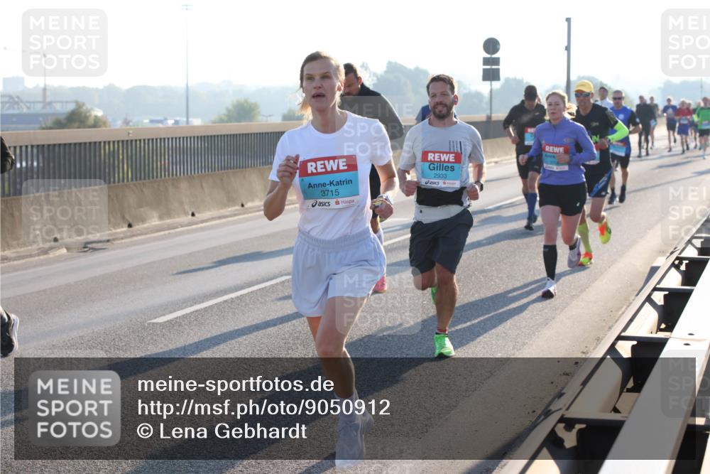 03.10.2025 - Köhlbrandbrückenlauf Lena Gebhardt http://msf.ph/oto/9050912 03.10.2025 09:14:29 Position 1 3715, 2933 meine-sportfotos.de