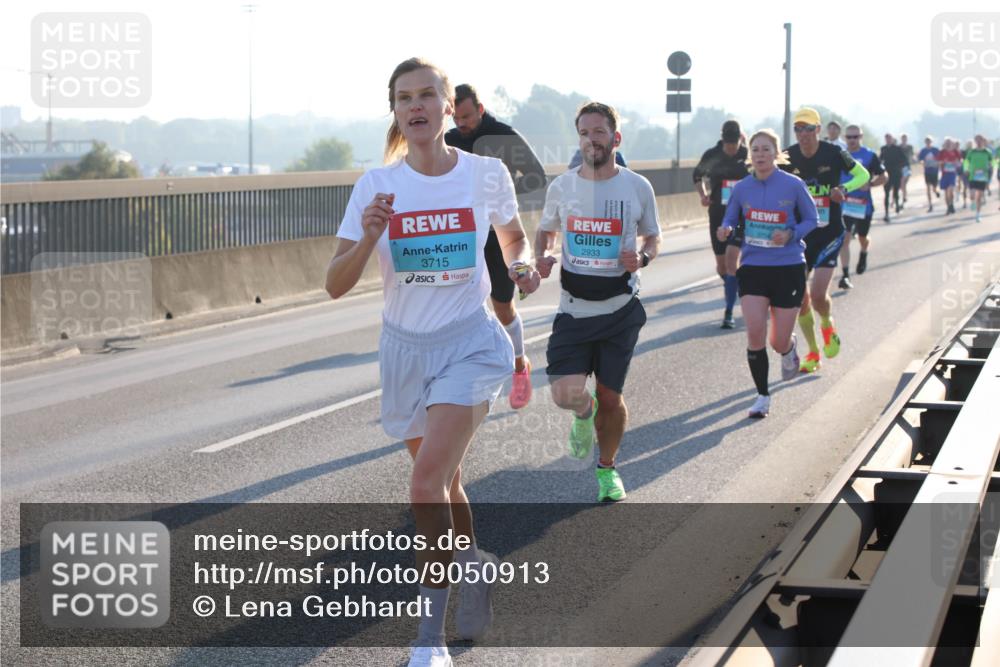 03.10.2025 - Köhlbrandbrückenlauf Lena Gebhardt http://msf.ph/oto/9050913 03.10.2025 09:14:29 Position 1 3715, 2933 meine-sportfotos.de